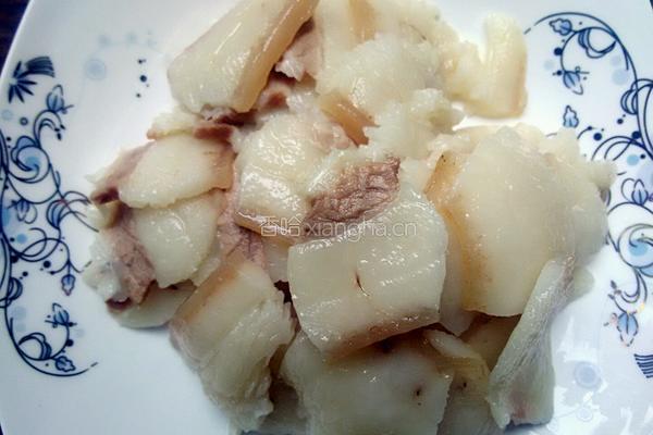 苦瓜炒家常肉的做法图解2