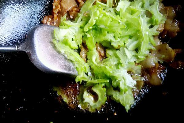 苦瓜炒家常肉的做法图解8