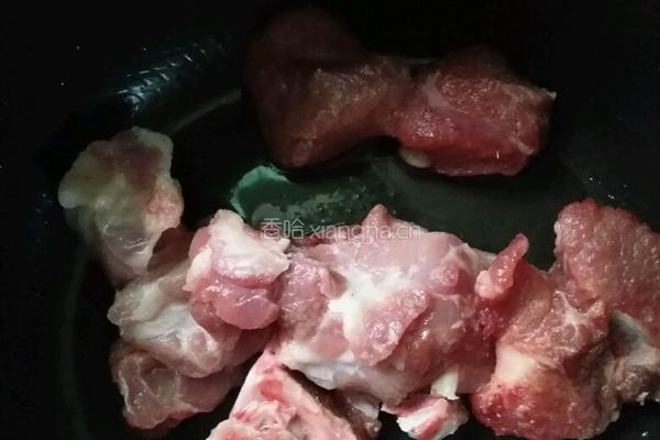 榴莲龙骨玉米清补汤的做法图解2