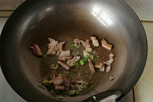 蒜苔炒肉的做法图解3