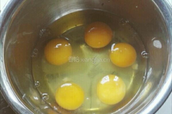 西芹炒鸡蛋的做法图解1
