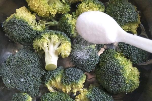下雪天的圣诞树的做法图解3