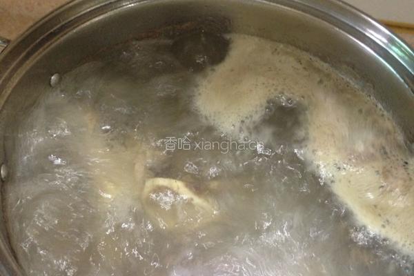 山药玉米猪骨汤的做法图解3