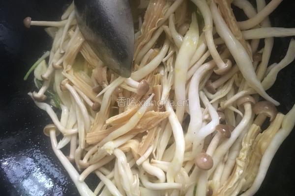 腐竹烧蟹味菇的做法图解11