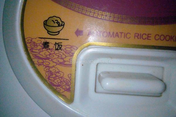 电饭锅版–土豆香菇焖饭的做法图解9