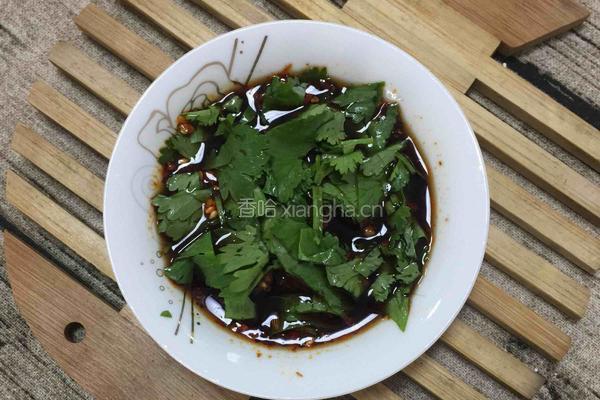 槐花猪肉馅三角煎饺的做法图解6