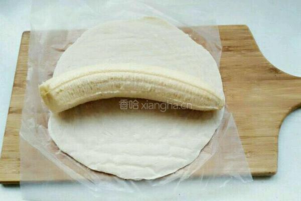 香蕉一口酥的做法图解1