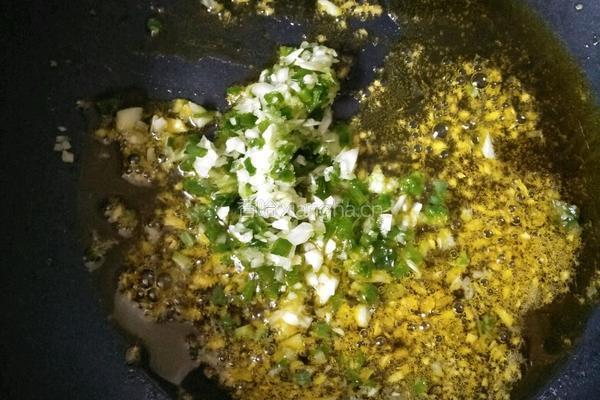 韭菜虾皮芝麻馅包子的做法图解5