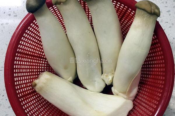 烤鸡腿菇的做法图解1
