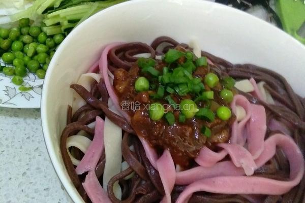 特色炸酱面的做法图解8