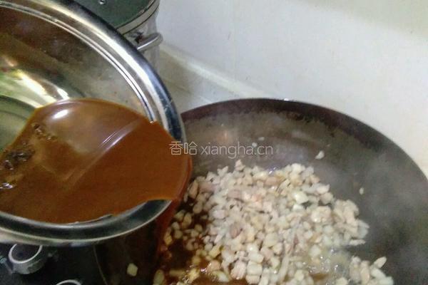 特色炸酱面的做法图解4