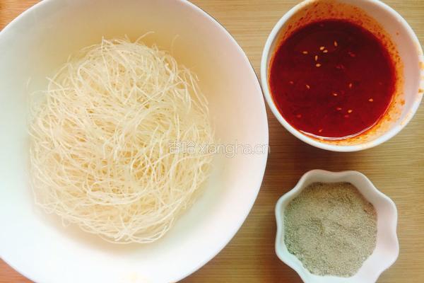 酸辣粉丝的做法图解1