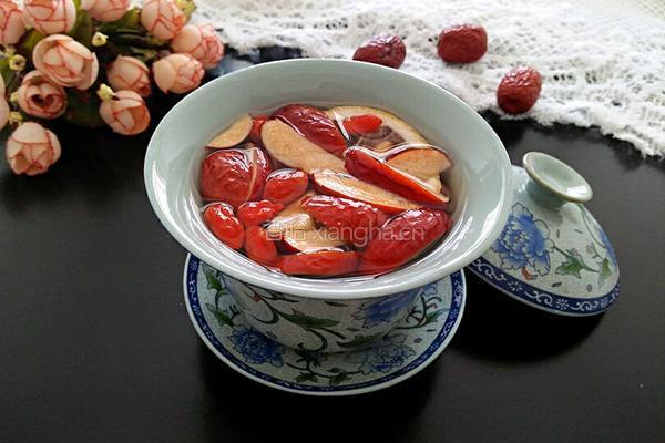 红枣枸杞柠檬茶的做法图解1