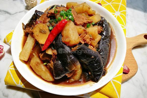 「Cathy边吃边营养」茄子炖土豆鲜香版