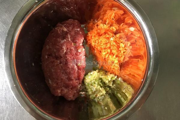 馄饨的包法的做法图解3