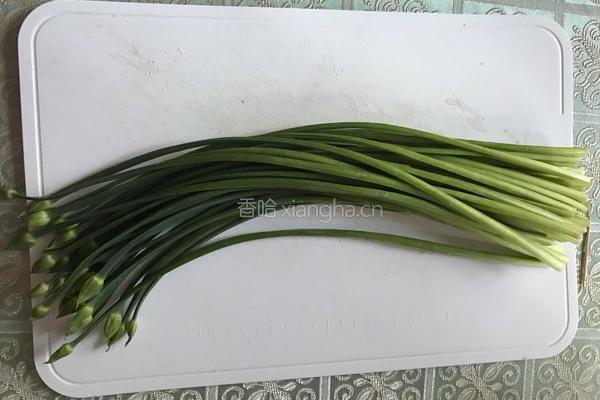 韭苔炒肉丝的做法图解1