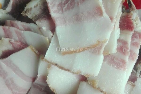 蒜苔炒腊肉的做法图解2