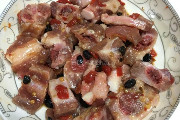 豆豉蒸排骨的做法图解1