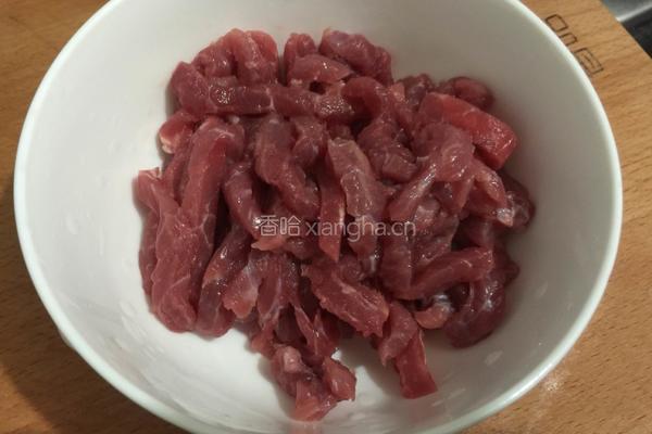 春笋炒牛肉的做法图解1