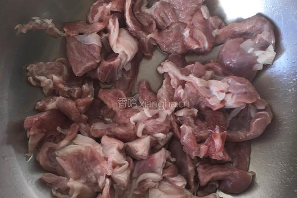 红酒烩羊肉的做法图解1