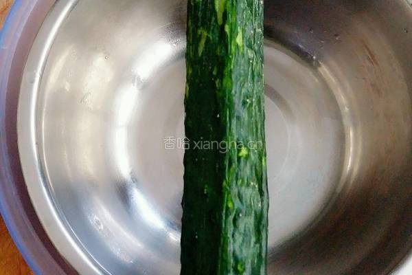 黄瓜丝饼的做法图解1