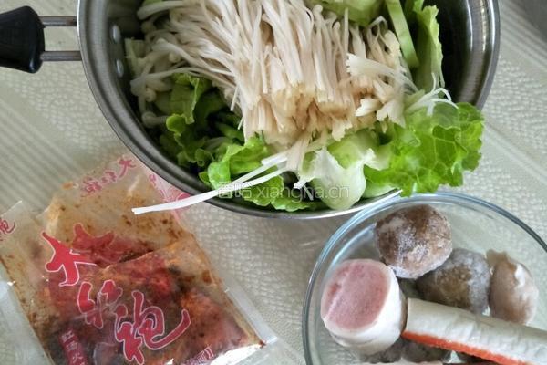自制（麻辣香）火锅的做法图解1