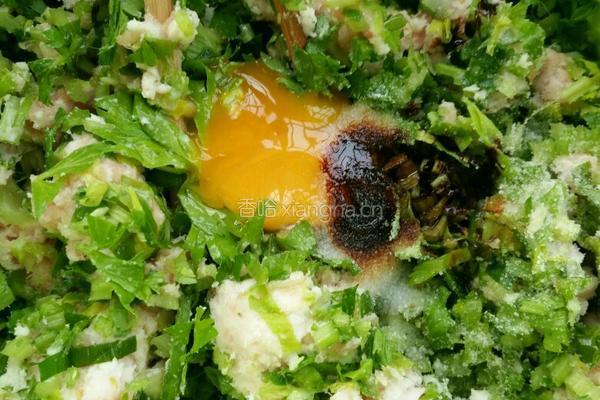 芹菜肉饺子的做法图解3