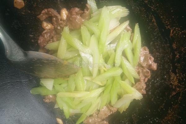 西芹炒牛肉的做法图解9