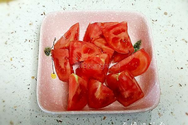 西红柿鸡蛋榨菜汤的做法图解2