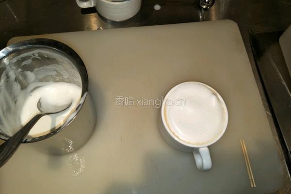 拿铁咖啡的做法图解4