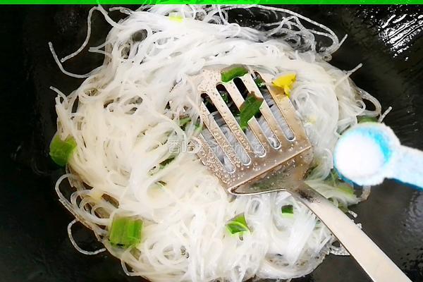 韭菜炒粉丝的做法图解5