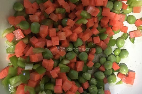 菠萝焗饭的做法图解1