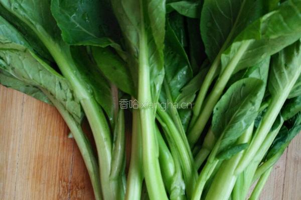 白灼菜心的做法图解1