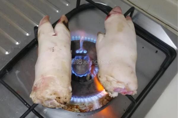 酱猪手的做法图解2
