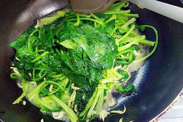 五彩菠菜烩的做法图解7