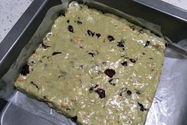 抹茶蔓越莓牛扎糖的做法图解5