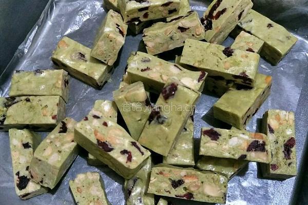 抹茶蔓越莓牛扎糖的做法图解7