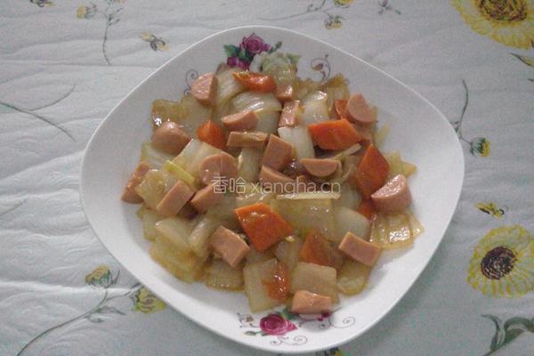 洋葱炒火腿肠的做法图解1