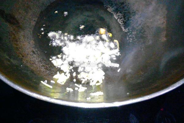 洋葱炒火腿肠的做法图解5