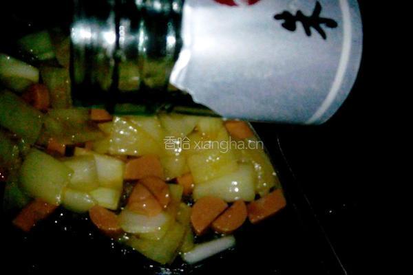 洋葱炒火腿肠的做法图解9