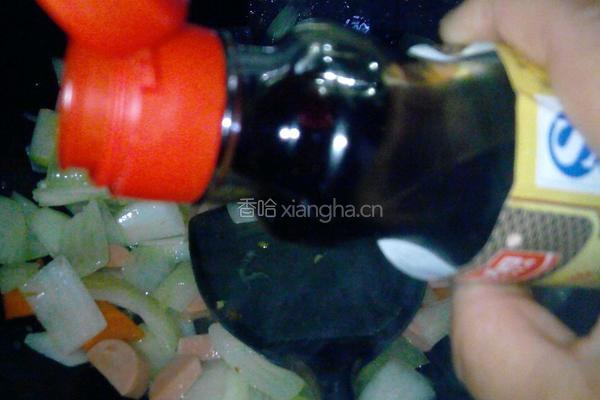 洋葱炒火腿肠的做法图解8