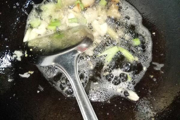 番茄鸡蛋肉渣包菜的做法图解6