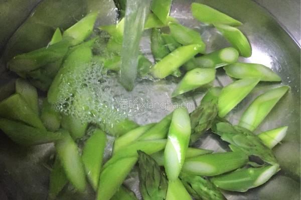 芦笋炒虾仁的做法图解6