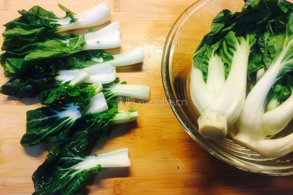 上汤鸡丝奶白菜的做法图解2