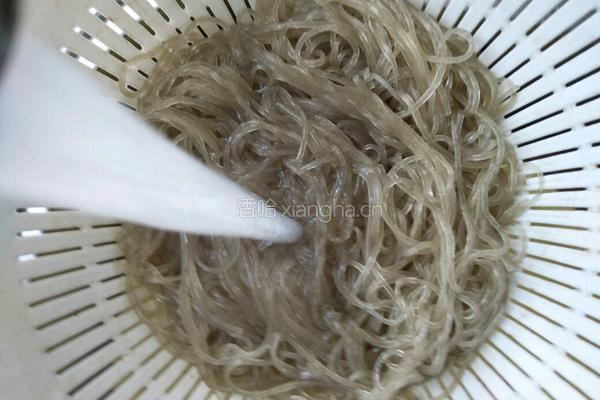 素三馅（韭菜粉丝鸡蛋）大包子的做法图解2