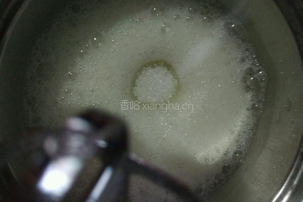6寸拉花戚风蛋糕的做法图解2