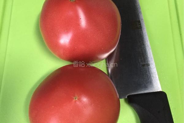 西红柿拌白糖的做法图解1
