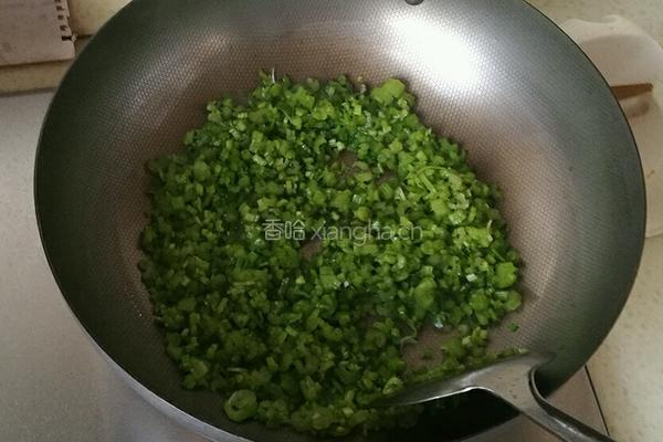 山芹炒鹅蛋的做法图解3
