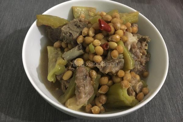 高压锅焖苦瓜黄豆排骨煲的做法图解2