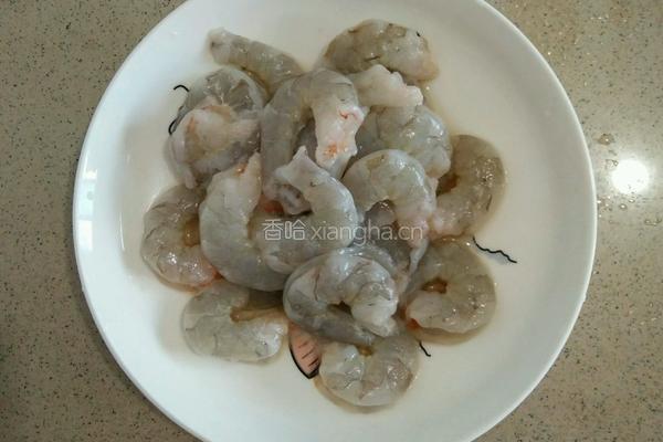 虾仁豆腐毛豆汤的做法图解1
